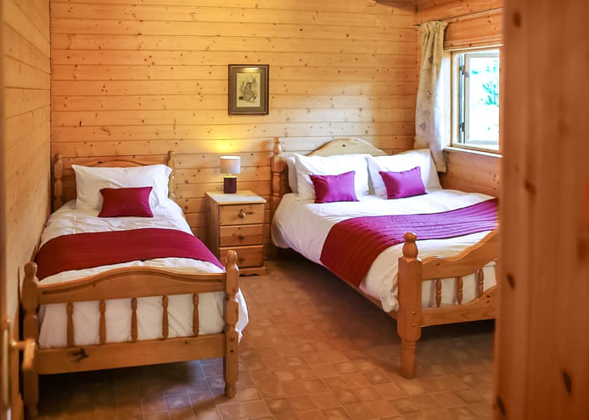 Squirrel Mill Lodge - Goodiford Mill Lakes, Kentisbeare, Nr Cullompton