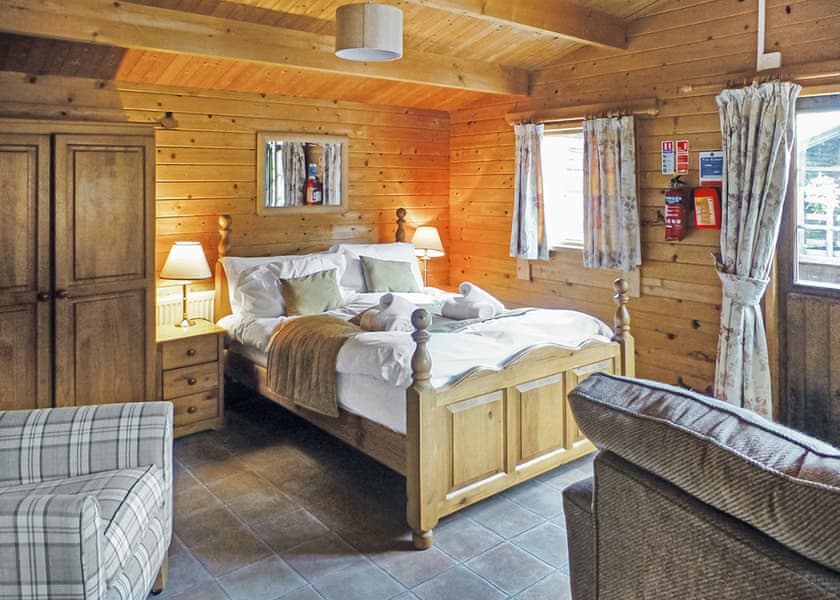 Foxy Lodge - Goodiford Mill Lakes, Kentisbeare, Nr Cullompton