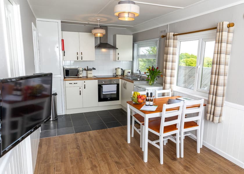 Barricane Lodge - Grattons Cedar Lodges, Berrynarbor, Ilfracombe