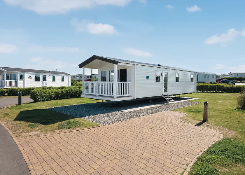 Greenacres Silver 2 Pet - Greenacres, Porthmadog