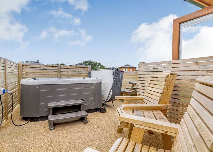 Starlight Wren - Green Meadows Park, Fitling, Nr Hornsea