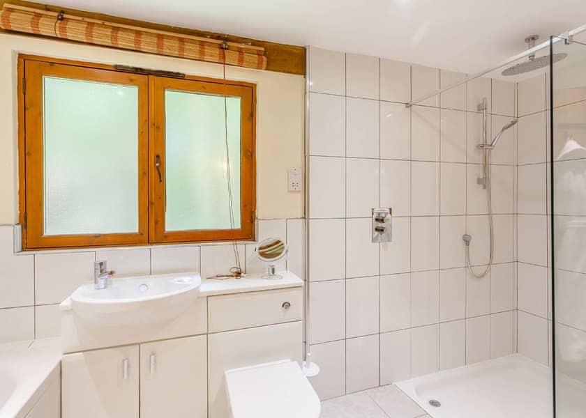 Gardeners Lodge (Pet Friendly) - Griffon Forest, Flaxton, York