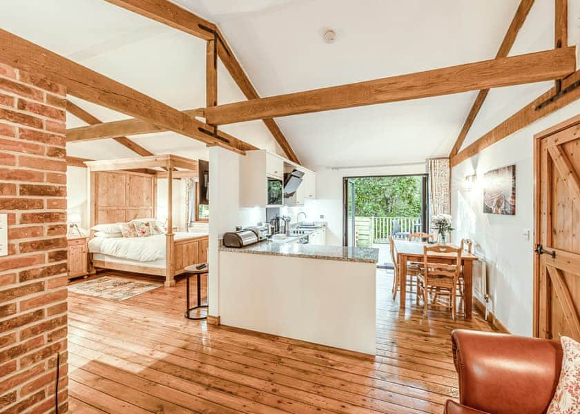 Poachers Lodge (Pet Friendly) in Flaxton, York | Hoseasons