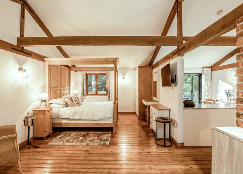 Poachers Lodge (Pet Friendly) - Griffon Forest, Flaxton, York