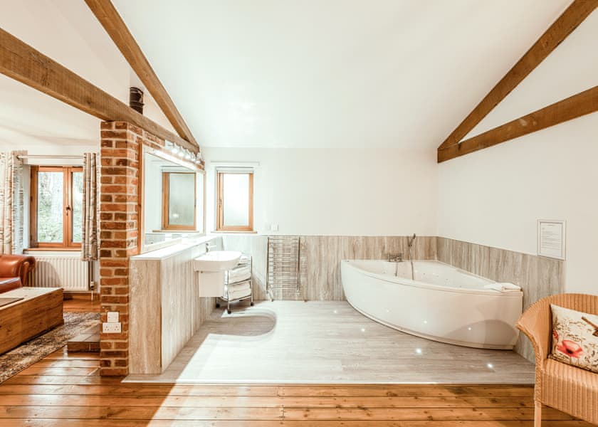 Poachers Lodge (Pet Friendly) - Griffon Forest, Flaxton, York