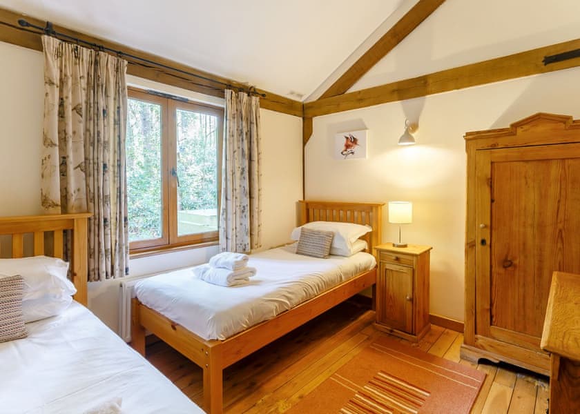 Woodmans Lodge (Pet Friendly) - Griffon Forest, Flaxton, York