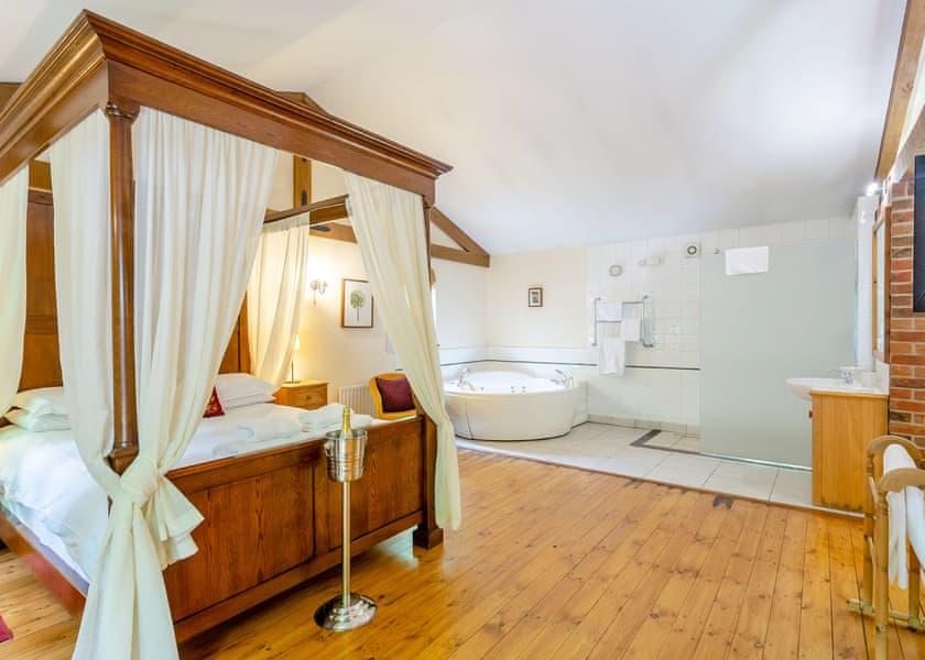 Poachers Premier (Pet Friendly) - Griffon Forest, Flaxton, York