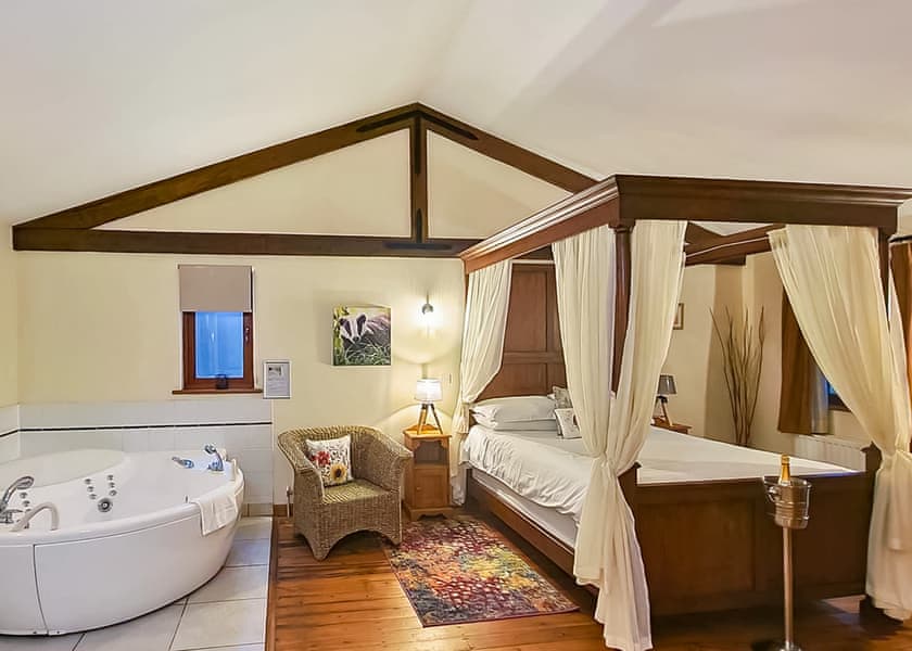 Poachers Premier (Pet Friendly) - Griffon Forest, Flaxton, York