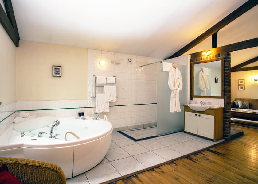 Poachers Premier (Pet Friendly) - Griffon Forest, Flaxton, York