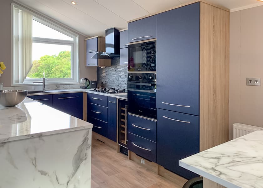 Laburnum Lodge - Gwalia Falls, Tresaith Beach, Cardigan, Ceredigion