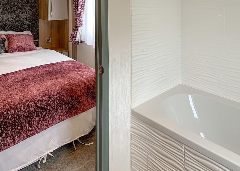 Laburnum Lodge - Gwalia Falls, Tresaith Beach, Cardigan, Ceredigion