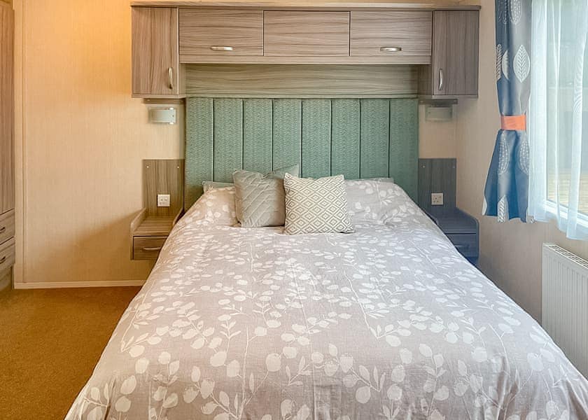 Heron Lodge - Gwalia Falls, Tresaith Beach, Cardigan, Ceredigion