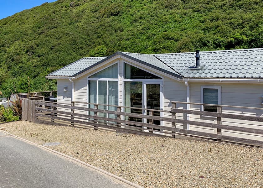 Cascade Lodge 2 - Gwalia Falls, Tresaith Beach, Cardigan, Ceredigion