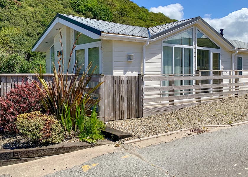 Cascade Lodge 2 - Gwalia Falls, Tresaith Beach, Cardigan, Ceredigion