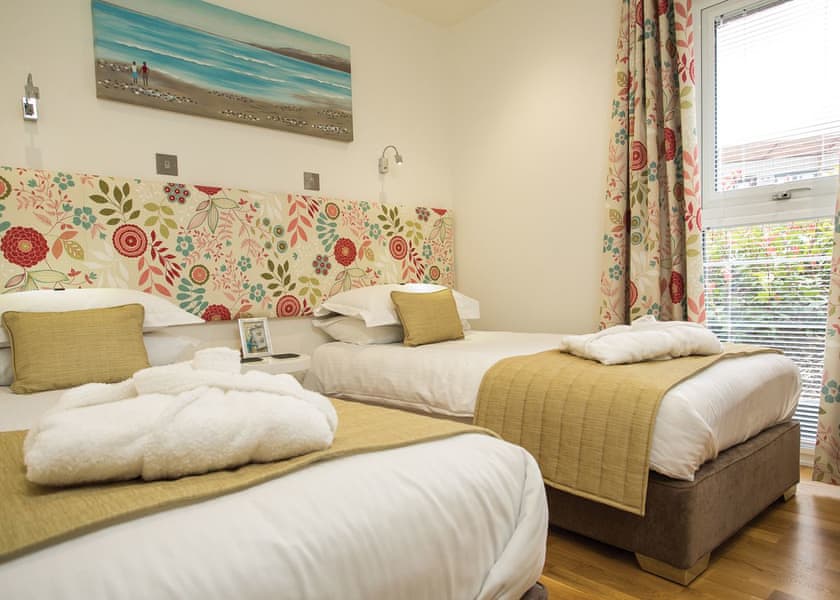 Typical Residence Collection 2 | 4 Person Signature Lodge Pet - Gwel an Mor, Feadon Lane, Portreath