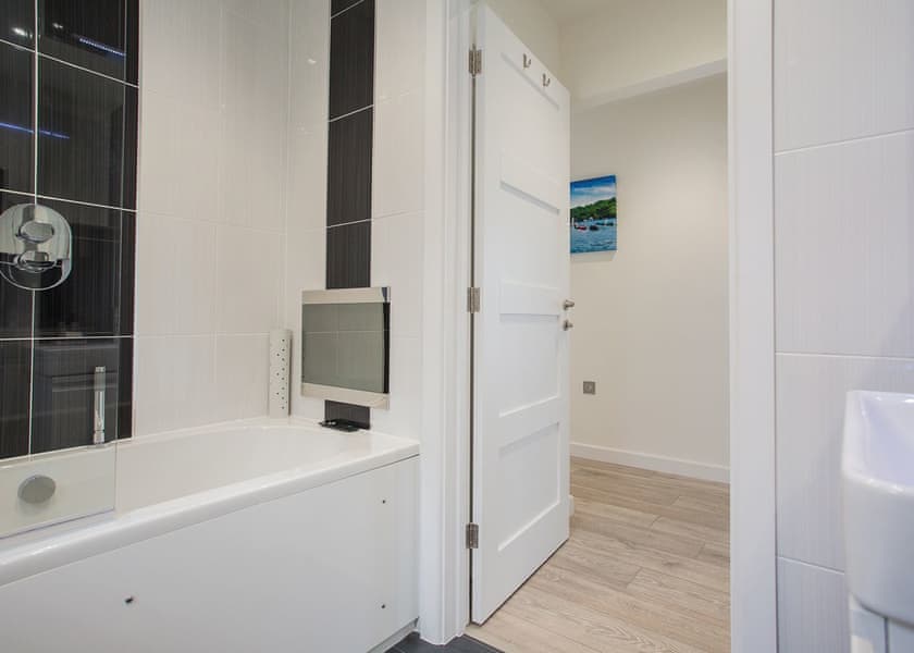 Typical Residence Collection 2 | 4 Person Signature Lodge Pet - Gwel an Mor, Feadon Lane, Portreath