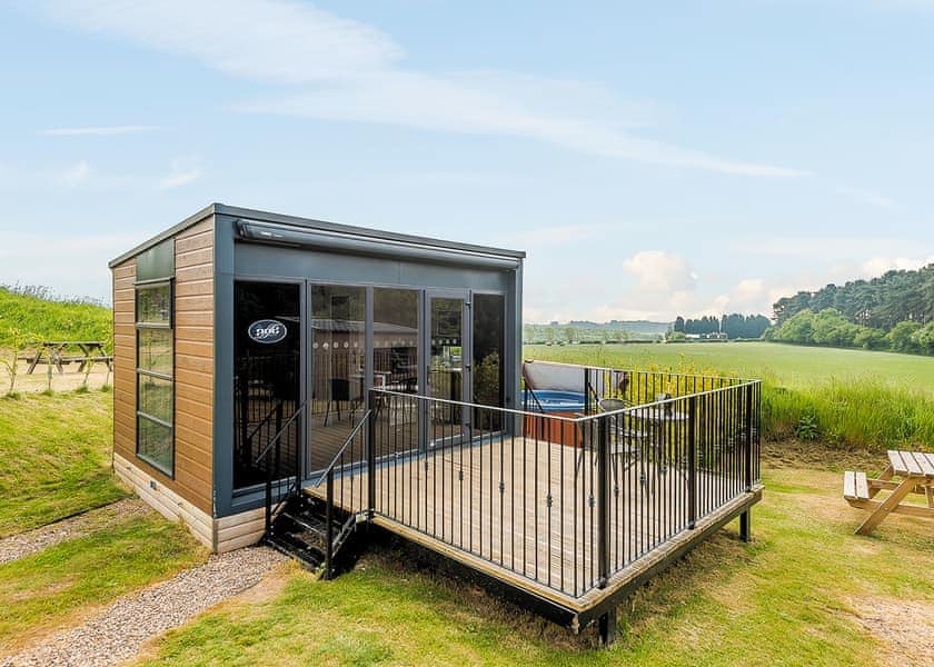 Lakeview Pod VIP | Haywood Oaks Golf and Country Club, Oxton