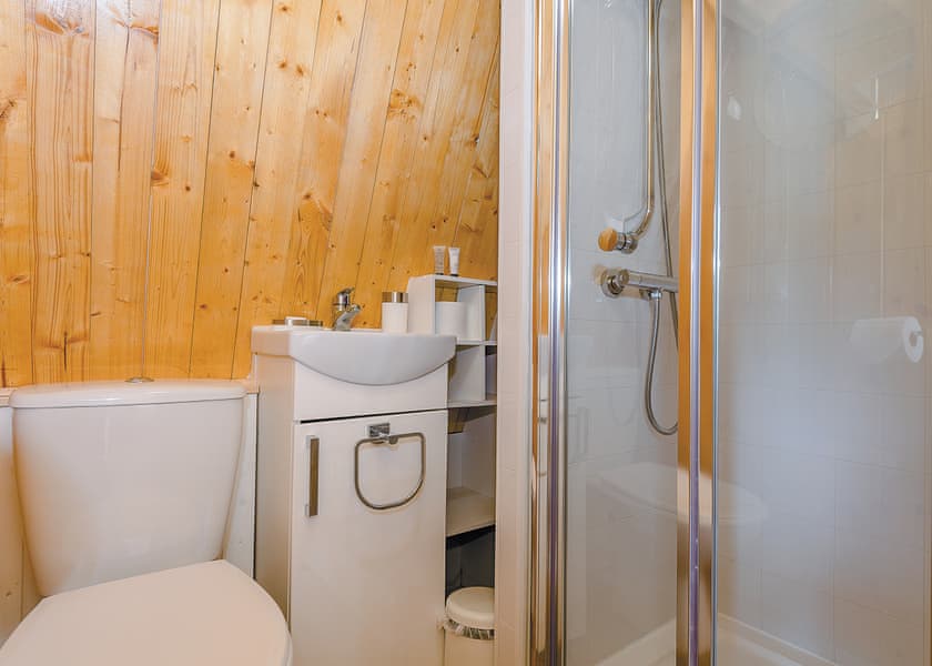 Lakeside Pod Plus | Haywood Oaks Golf and Country Club, Oxton