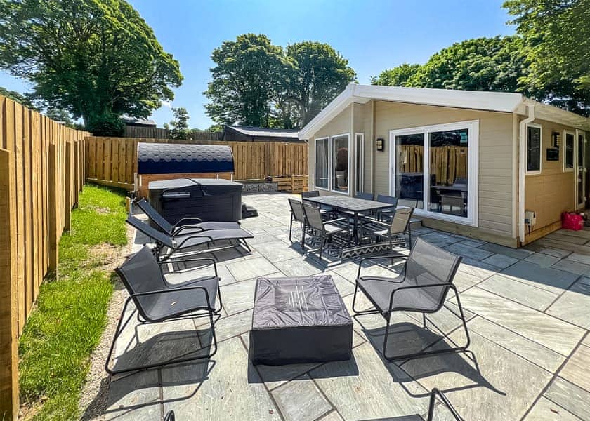 Hamlet Lodge Retreat at Calloose Holiday Park, Hayle