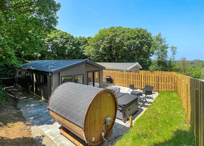 Spa Retreat 2 - Hamlet Lodge Retreat at Calloose Holiday Park, Hayle