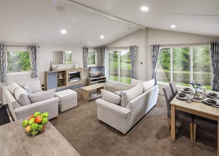 Spa Retreat 2 - Hamlet Lodge Retreat at Calloose Holiday Park, Hayle