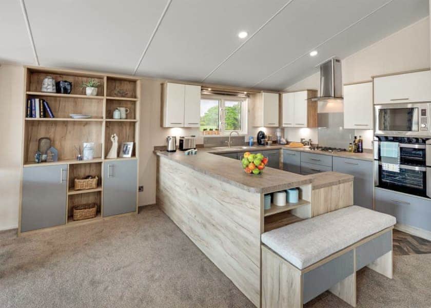 Spa Retreat 2 - Hamlet Lodge Retreat at Calloose Holiday Park, Hayle