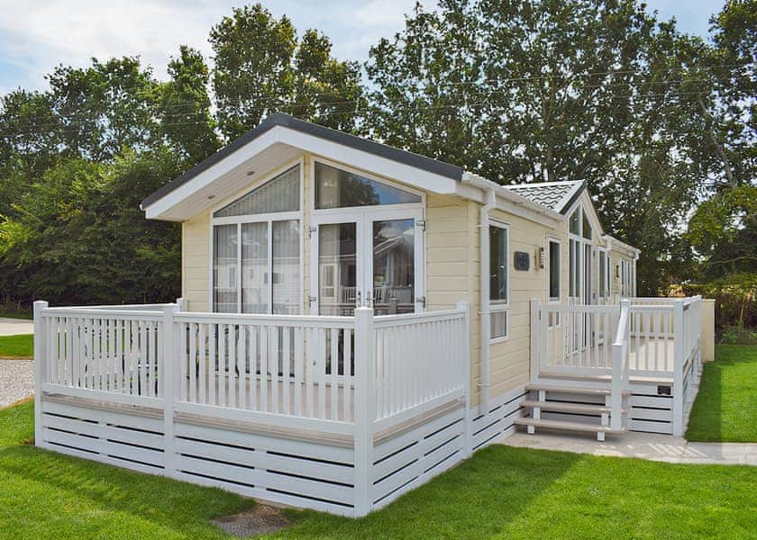Aintree - Hamlet Rise, Arnold