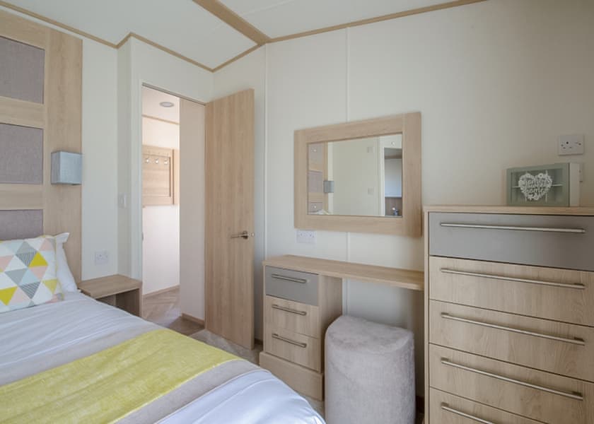 Platinum 3 Caravan with Decking - Hart’s, Leysdown, Isle of Sheppey