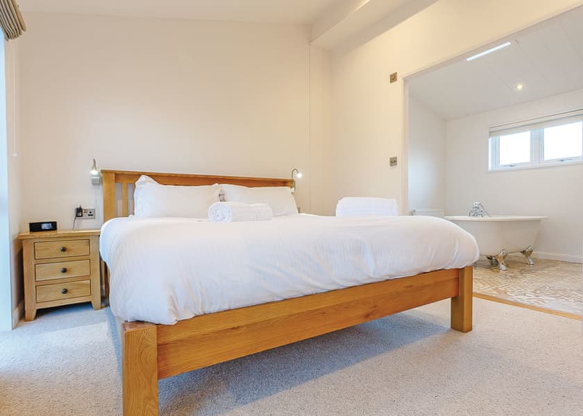 Quinn Lodge - Hawkchurch Resort and Spa, Axminster