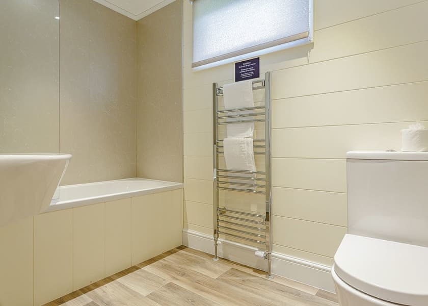 Marple Lodge - Hawkchurch Resort and Spa, Axminster