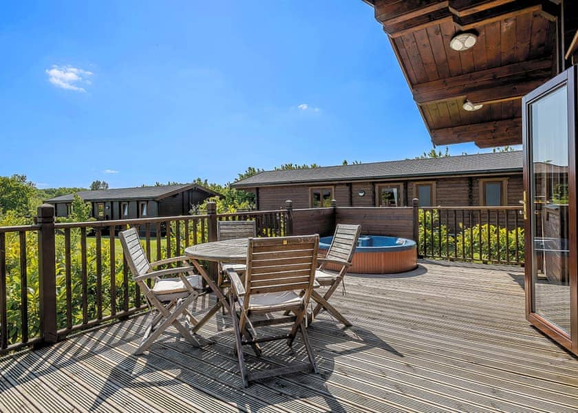 Waveney Lodge - Heathside Lodges, Wenhaston, Halesworth