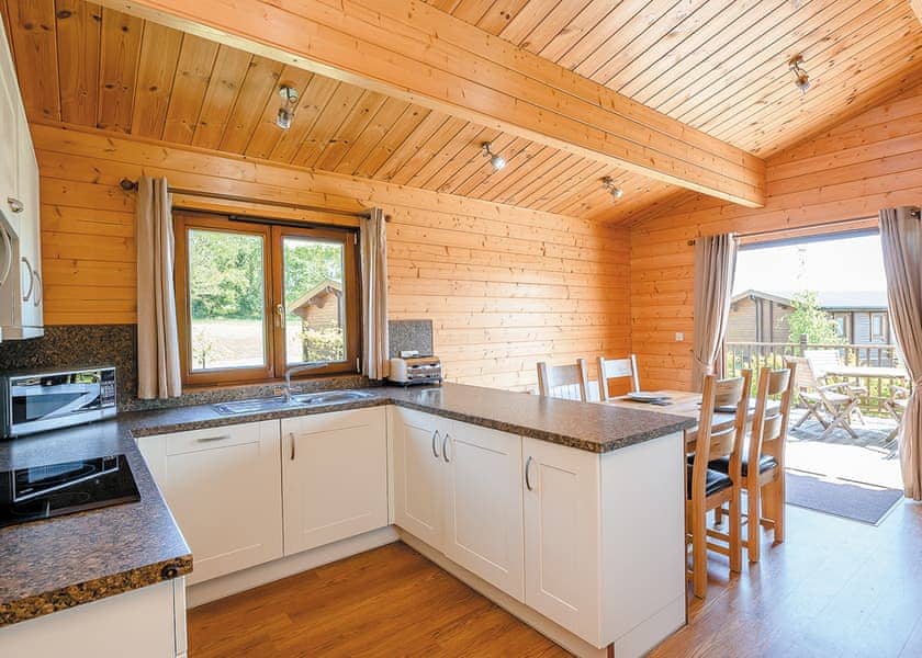 Waveney Lodge - Heathside Lodges, Wenhaston, Halesworth