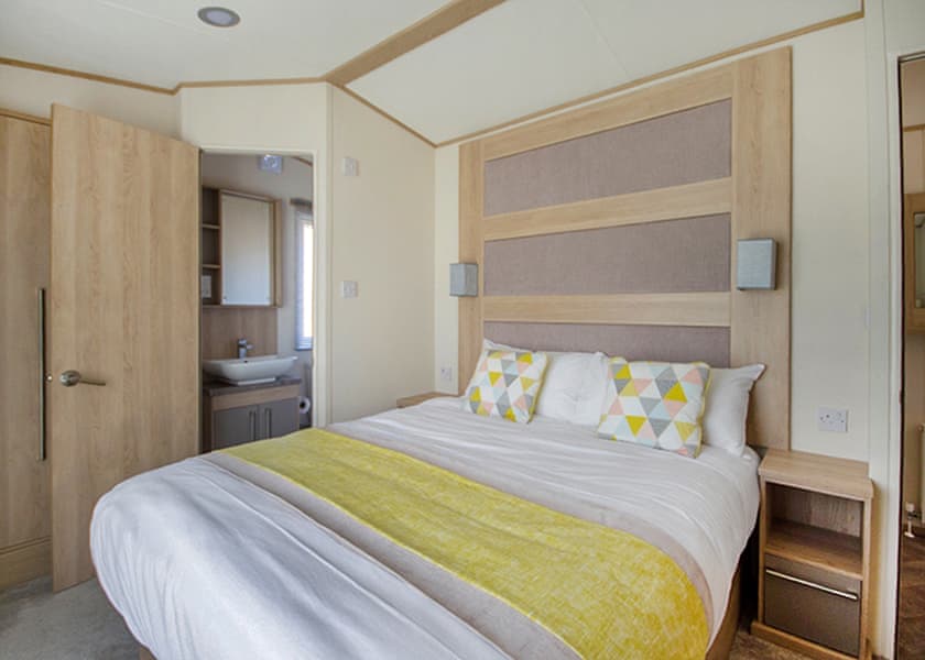 Platinum 2 Caravan with Decking - Hedley Wood Holiday Park, Bridgerule, Holsworthy