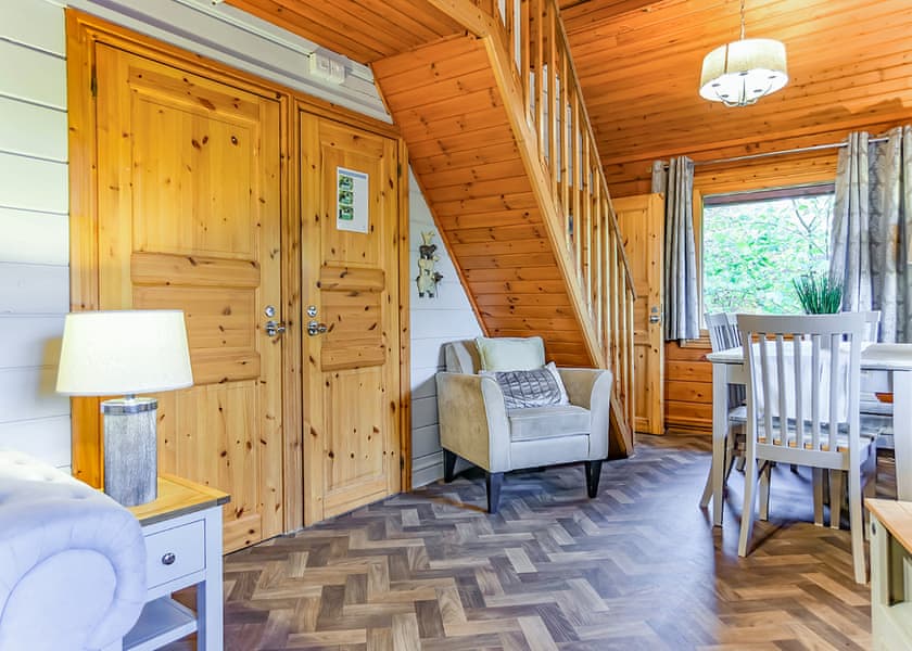 Eagle Lodge - Herons Lake Retreat, Caerwys, Flintshire