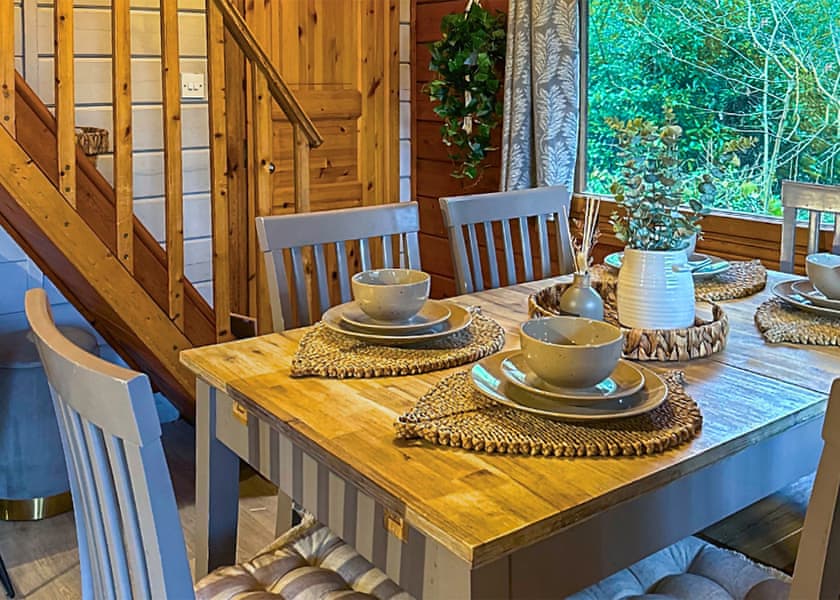 Eagle Lodge - Herons Lake Retreat, Caerwys, Flintshire