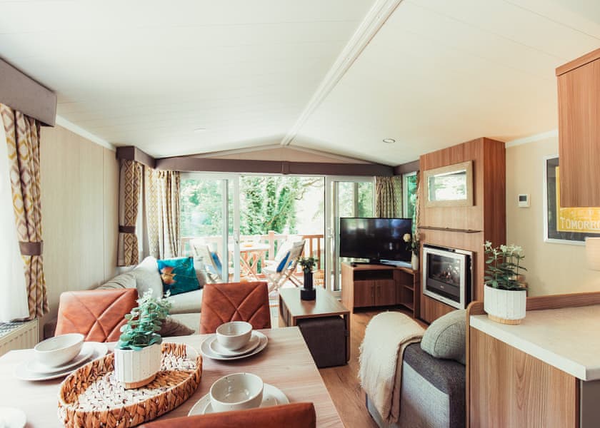 Wren Lodge - Herons Lake Retreat, Caerwys, Flintshire