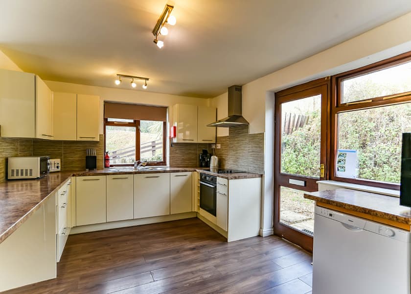 Moorhen Cottage - Herons Lake Retreat, Caerwys, Flintshire