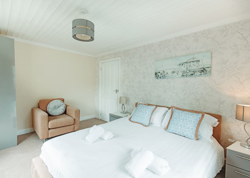 Moorhen Cottage - Herons Lake Retreat, Caerwys, Flintshire