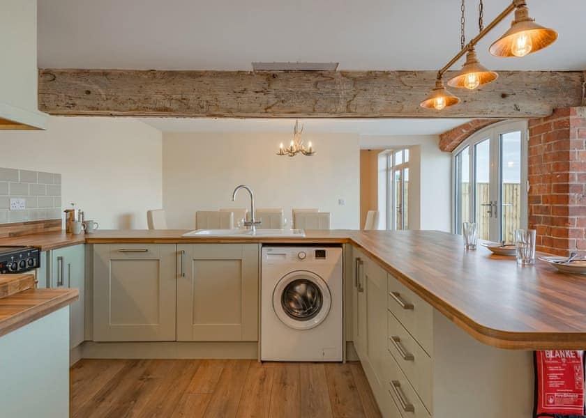 The Corn Store - Helsey Farm Cottages, Helsey