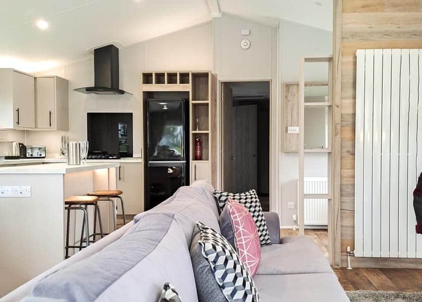 Platinum 6 berth Lodge Hot Tub - Helsey Farm Cottages, Helsey