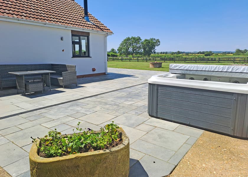 Westfields Bungalow - Helsey Farm Cottages, Helsey