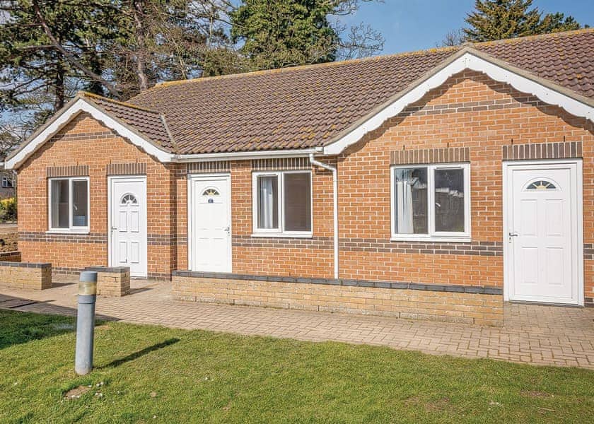 Bungalow 3 - Hemsby Beach Holiday Park, Hemsby, Great Yarmouth