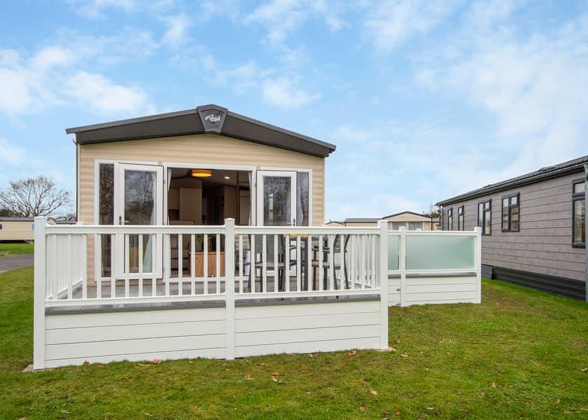 Platinum Plus 3 Lodge Spa (Pet) in Hemsby, Great Yarmouth | Hoseasons