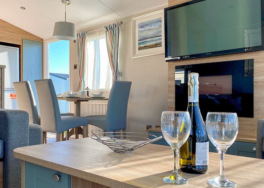 Gwenver 2 - Hendra Holiday Park, Newquay