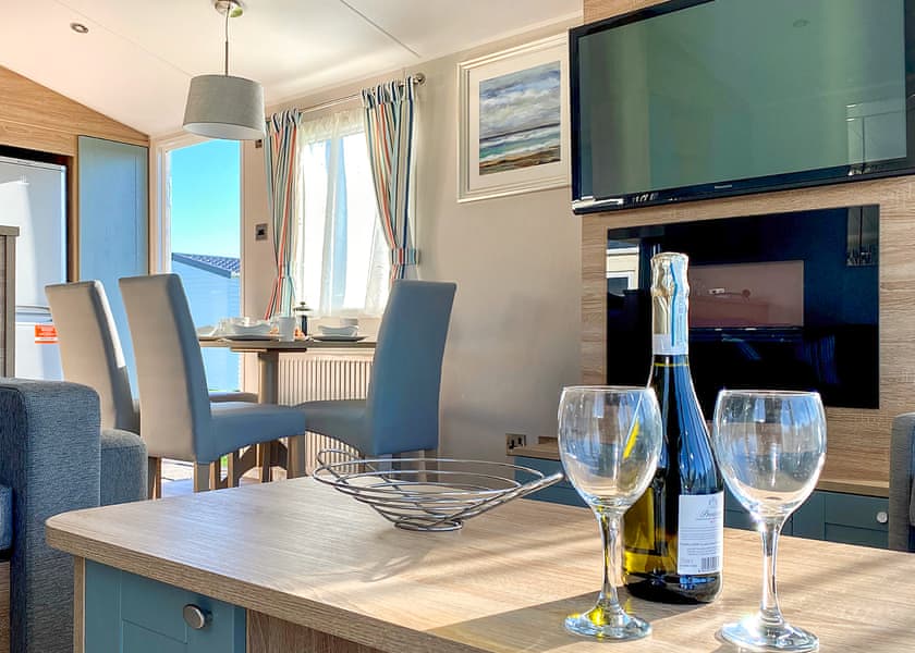 Gwenver 3 - Hendra Holiday Park, Newquay