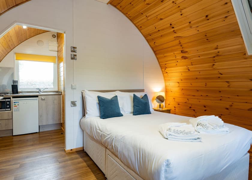 Door Mouse Pod - Henfields Country Retreat, Cannington