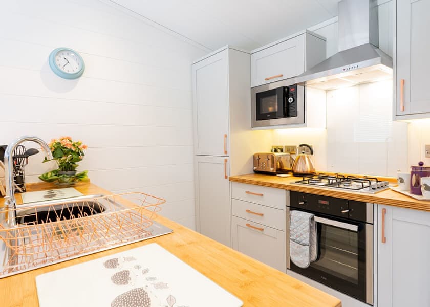 Hedgehog Lodge - Henfields Country Retreat, Cannington