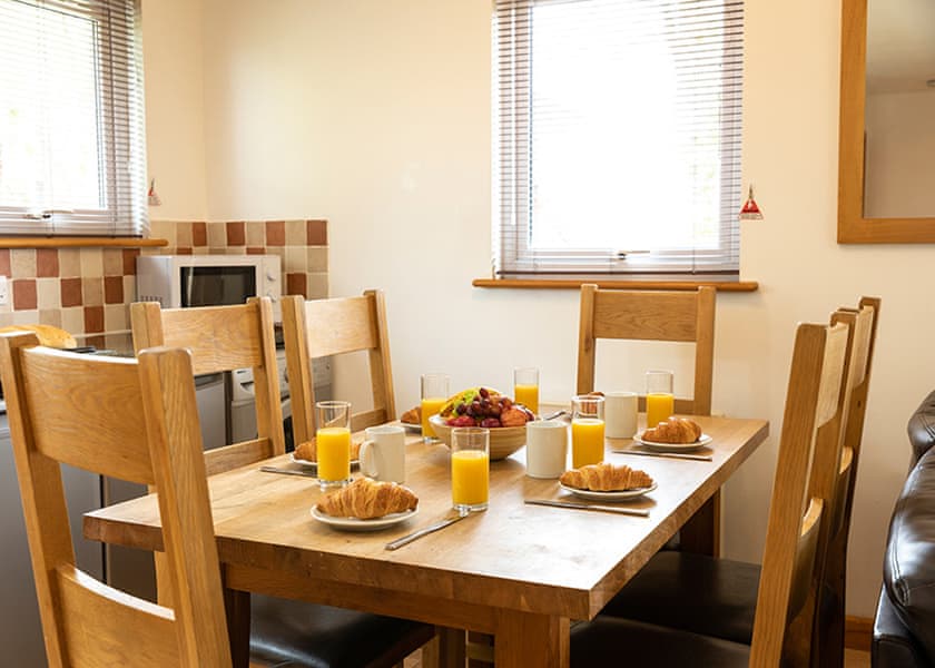 Gold 3 Villa (Pet Friendly) Sleeps 6 - Hengar Manor Country Park, St Tudy, Bodmin