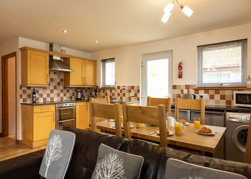 Gold 3 Villa (Pet Friendly) Sleeps 6 - Hengar Manor Country Park, St Tudy, Bodmin