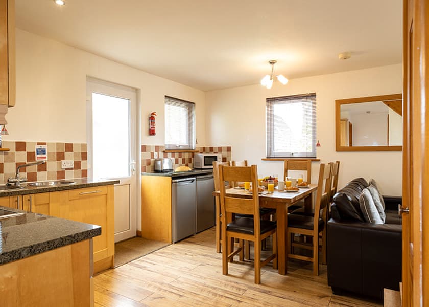 Gold 3 Villa (Pet Friendly) Sleeps 6 - Hengar Manor Country Park, St Tudy, Bodmin
